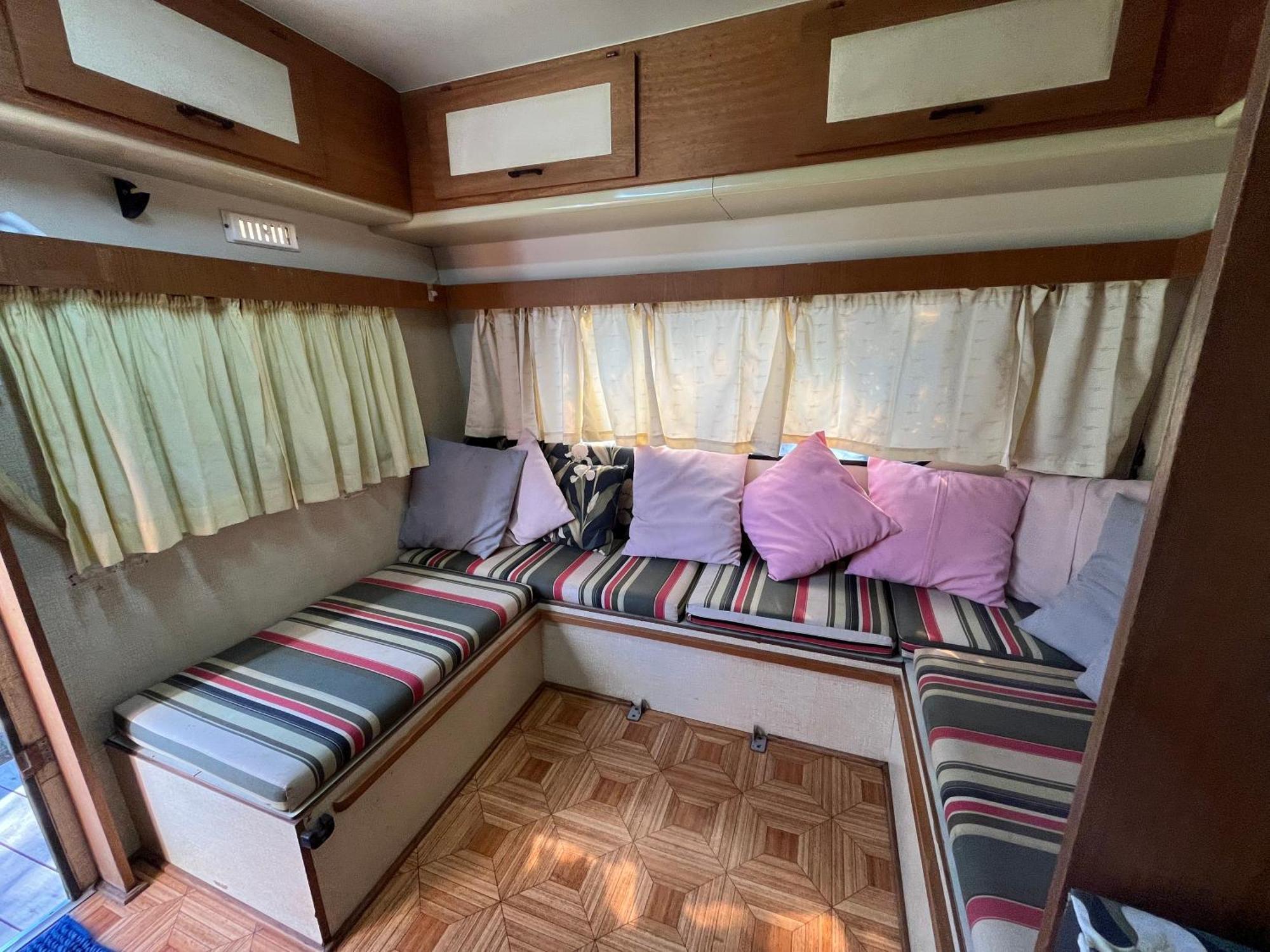 Lodge Trailer Oasis Lavras Novas