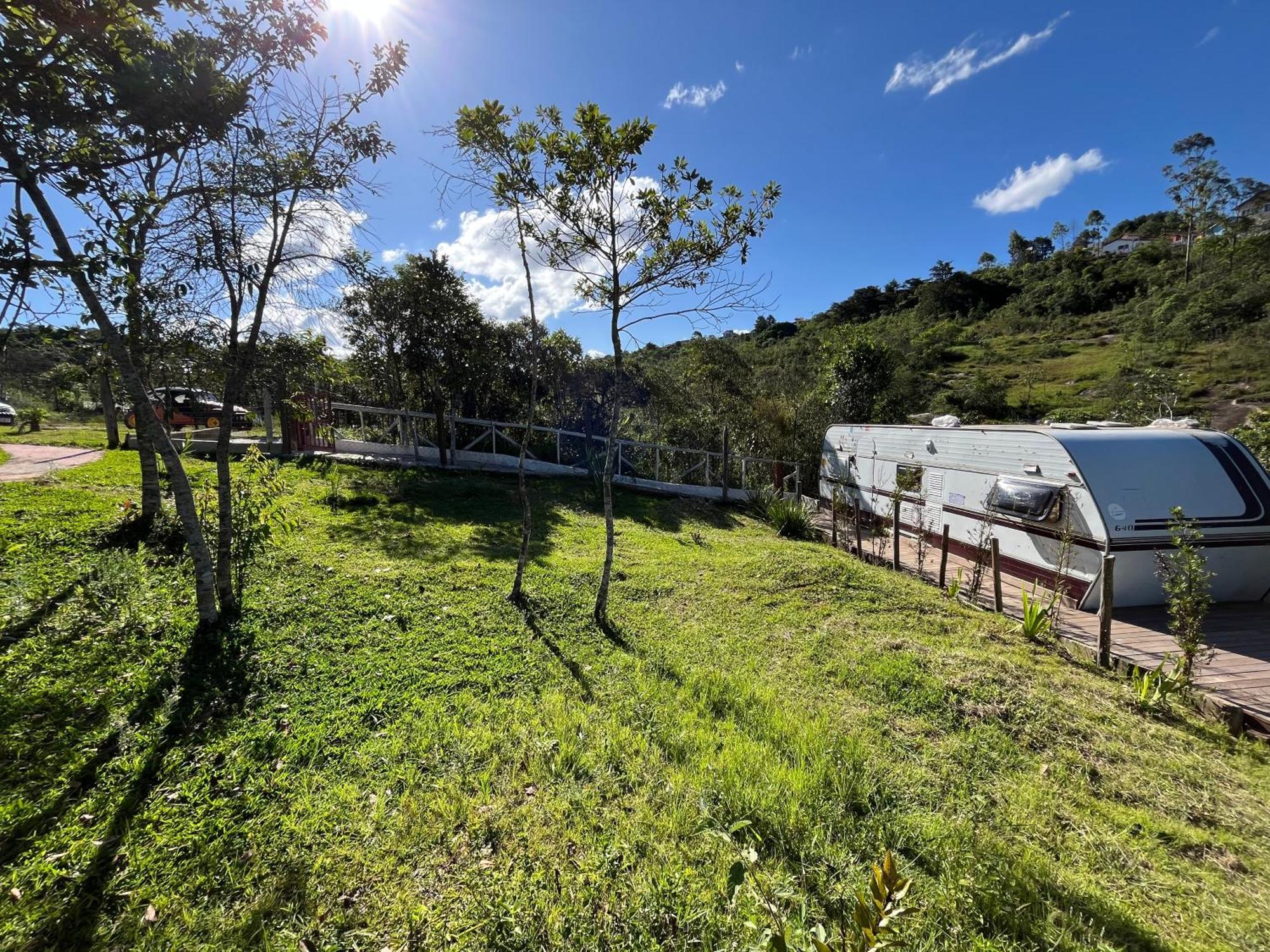 Trailer Oasis Lavras Novas